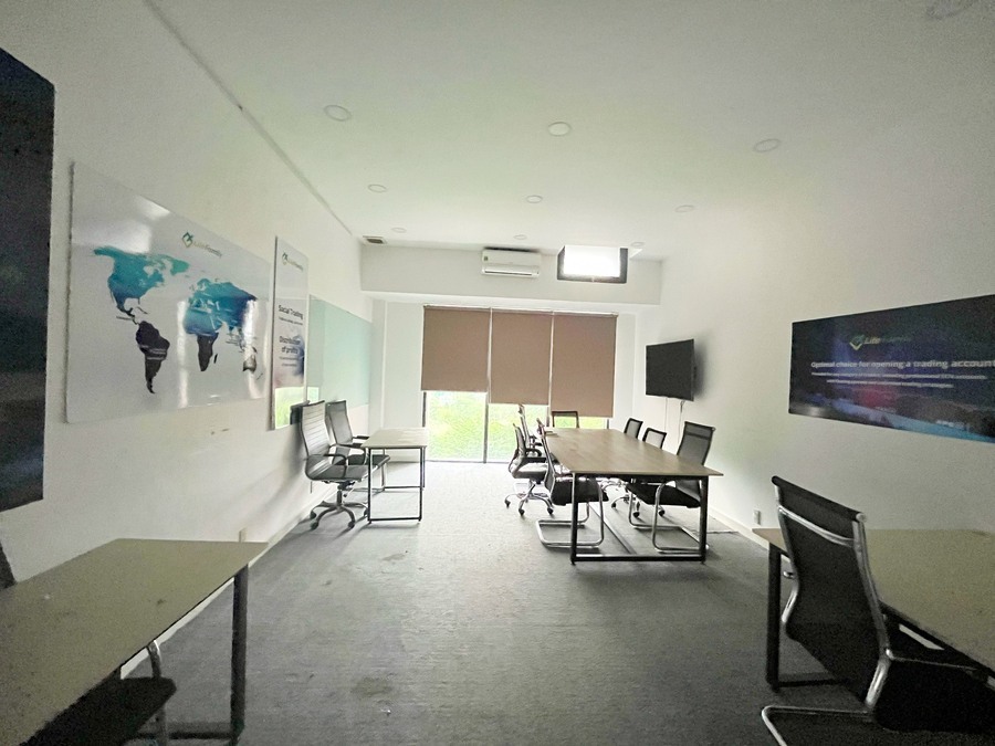 Văn Phòng Officetel The Sun Avenue Bán 3,150 Tỷ Có Bàn Ghế Làm Việc