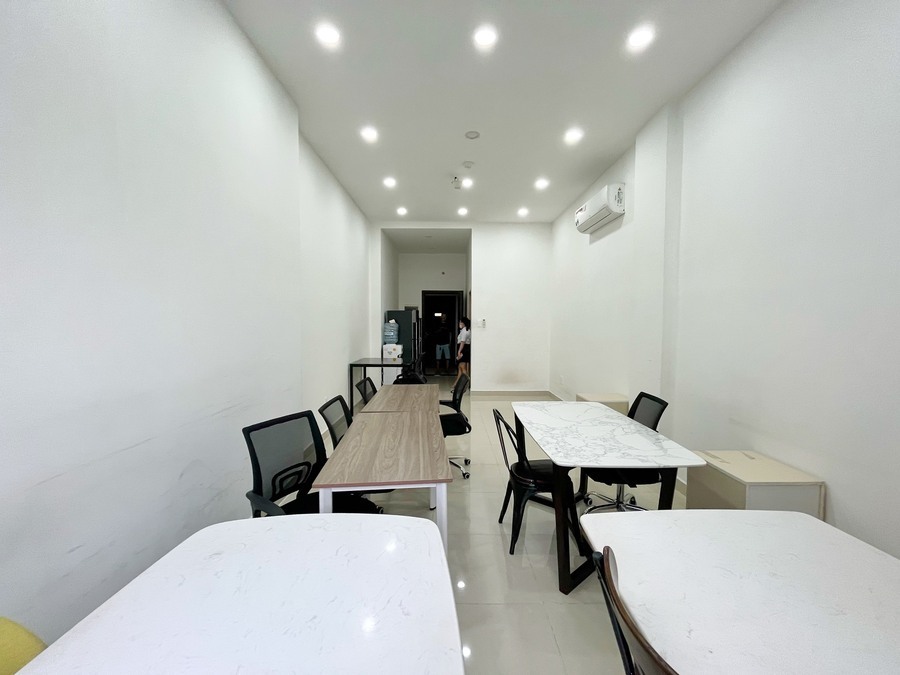 Văn Phòng Officetel The Sun Avenue Cho Thuê 9 Triệu/Tháng Có Bàn Ghế Làm Việc