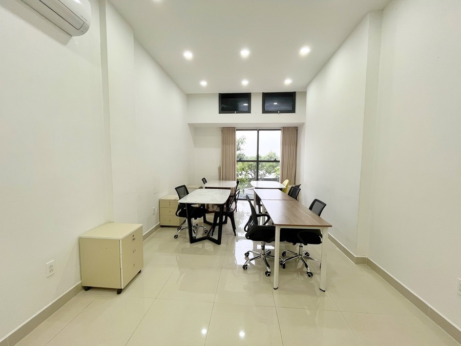 Văn Phòng Officetel The Sun Avenue Cho Thuê 9 Triệu/Tháng Có Bàn Ghế Làm Việc