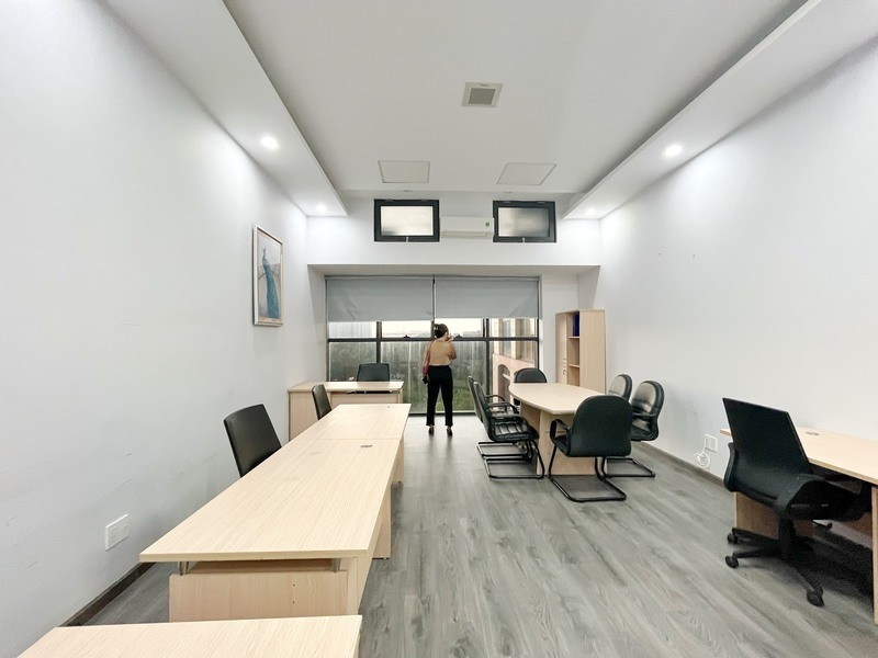 Văn Phòng Officetel The Sun Avenue Cho Thuê 12 Triệu/Tháng Có Bàn Ghế Làm Việc