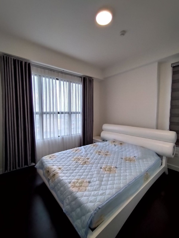 Cho Thuê Căn Hộ 3 Phòng Ngủ - 2WC Full Nội Thất Đẹp - View ngắm Landmark 81