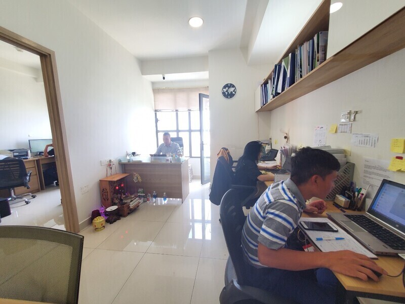 Cho Thuê Văn Phòng The Sun Avenue Có Sẵn Bàn Ghế 10 Triệu 37m2 Phòng Họp Riêng