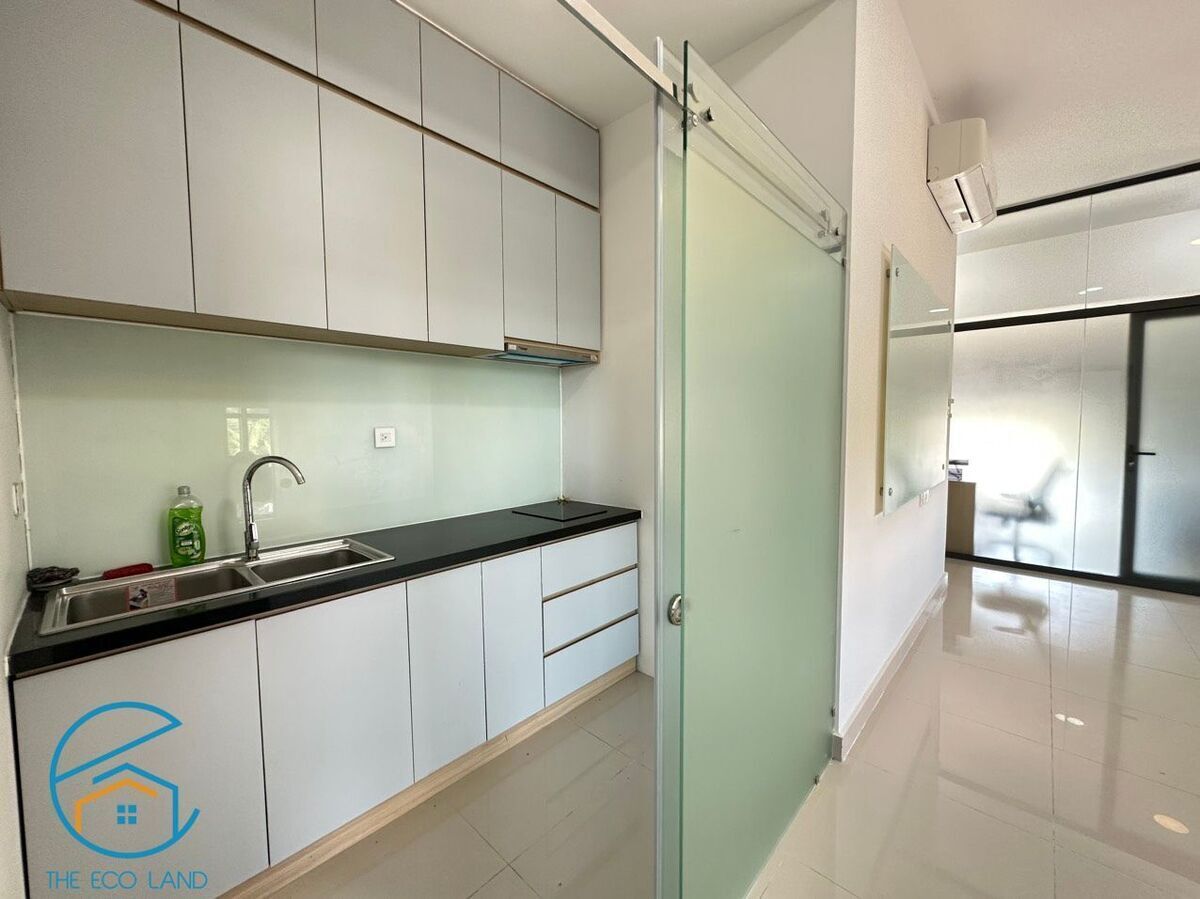 Văn Phòng Quận 2 Cho Thuê Đầy Đủ Bàn Ghế, Có Phòng Giám Đốc Tiếp khách Riêng