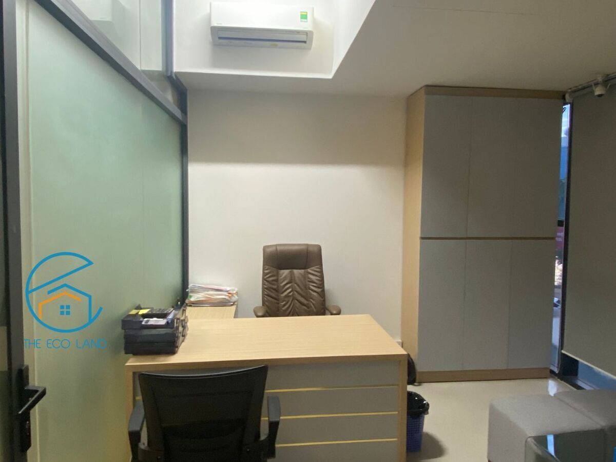Văn Phòng Quận 2 Cho Thuê Đầy Đủ Bàn Ghế, Có Phòng Giám Đốc Tiếp khách Riêng