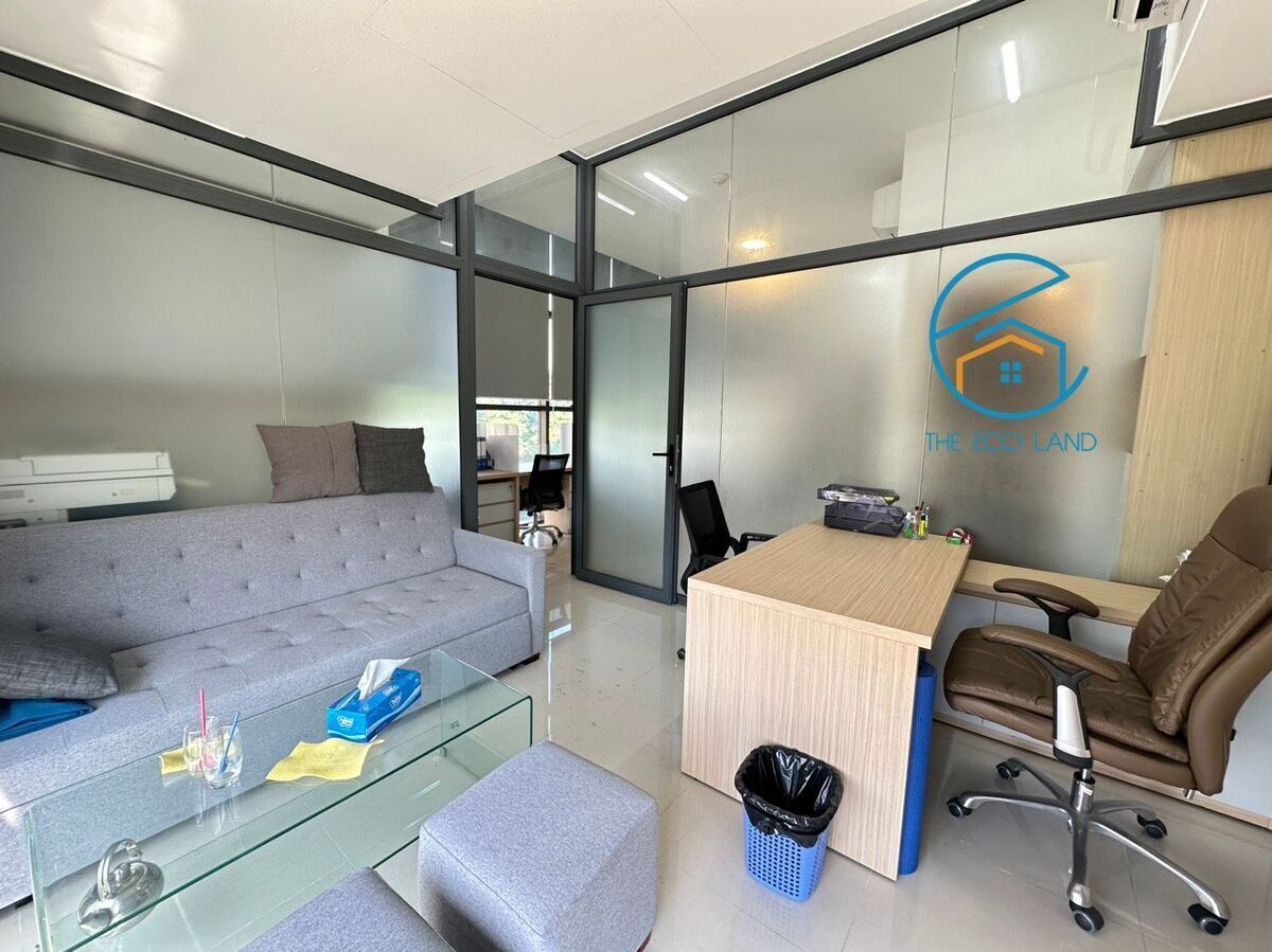 Văn Phòng Quận 2 Cho Thuê Đầy Đủ Bàn Ghế, Có Phòng Giám Đốc Tiếp khách Riêng