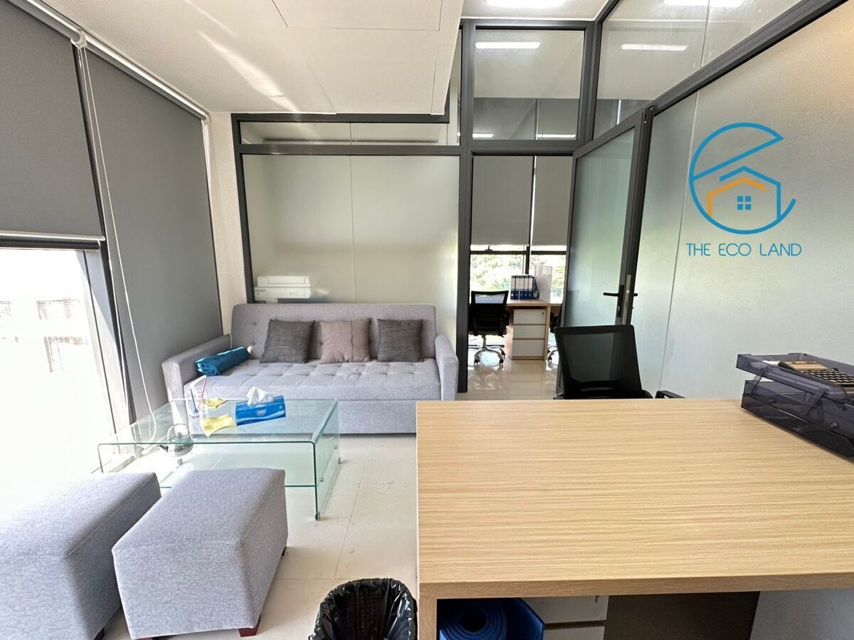 Văn Phòng Quận 2 Cho Thuê Đầy Đủ Bàn Ghế, Có Phòng Giám Đốc Tiếp khách Riêng