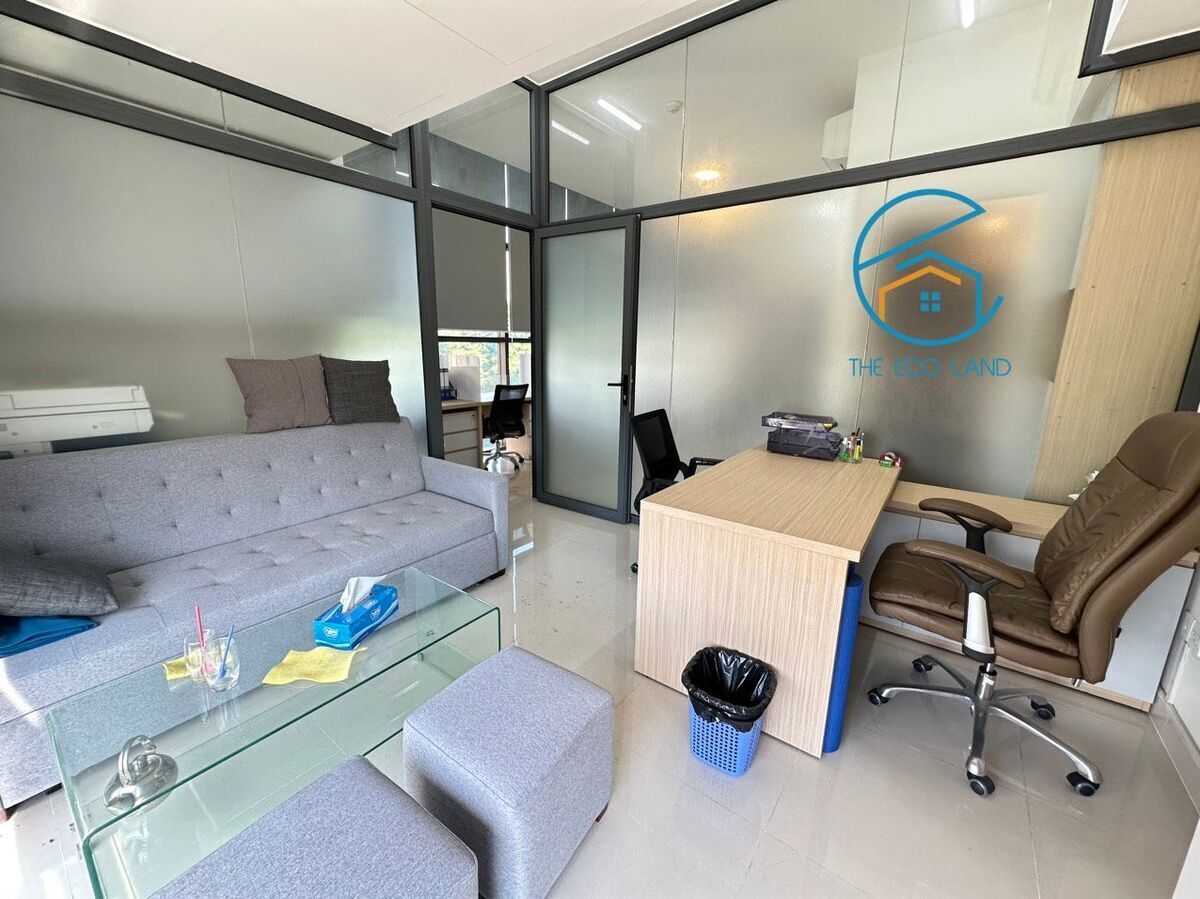 Văn Phòng Quận 2 Cho Thuê Đầy Đủ Bàn Ghế, Có Phòng Giám Đốc Tiếp khách Riêng