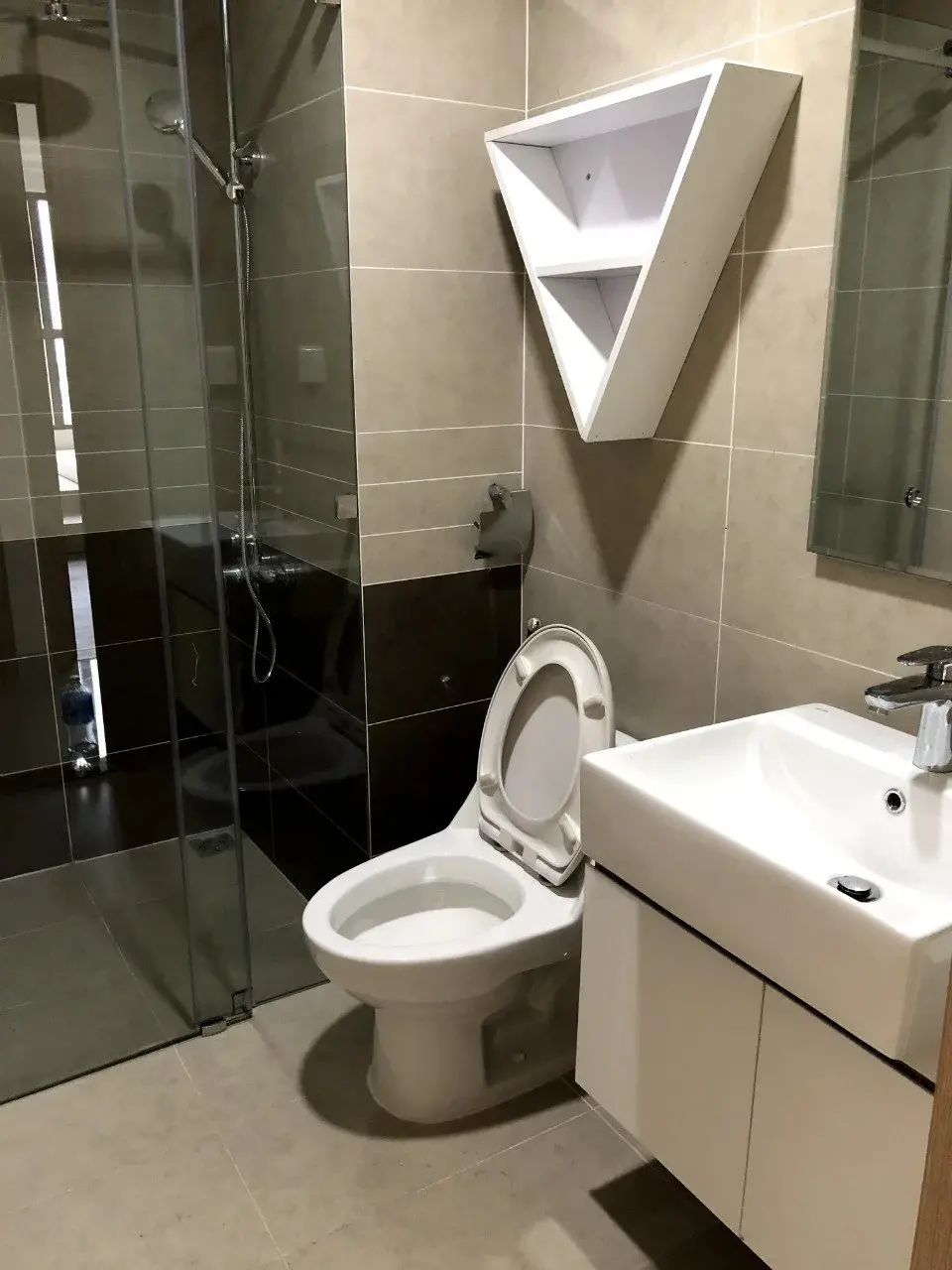 Cho Thuê Căn Hộ 2 Phòng ngủ - 2WC The Sun Avenue 16,5 Triệu - 75m2 View Sông