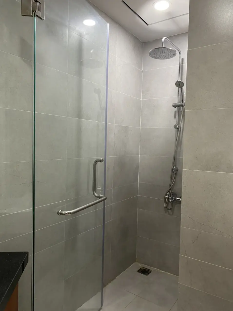 Cho Thuê Văn Phòng The Sun Avenue 14 Triệu/Tháng 51m2 Nội Thất Cơ Bản Có Bếp