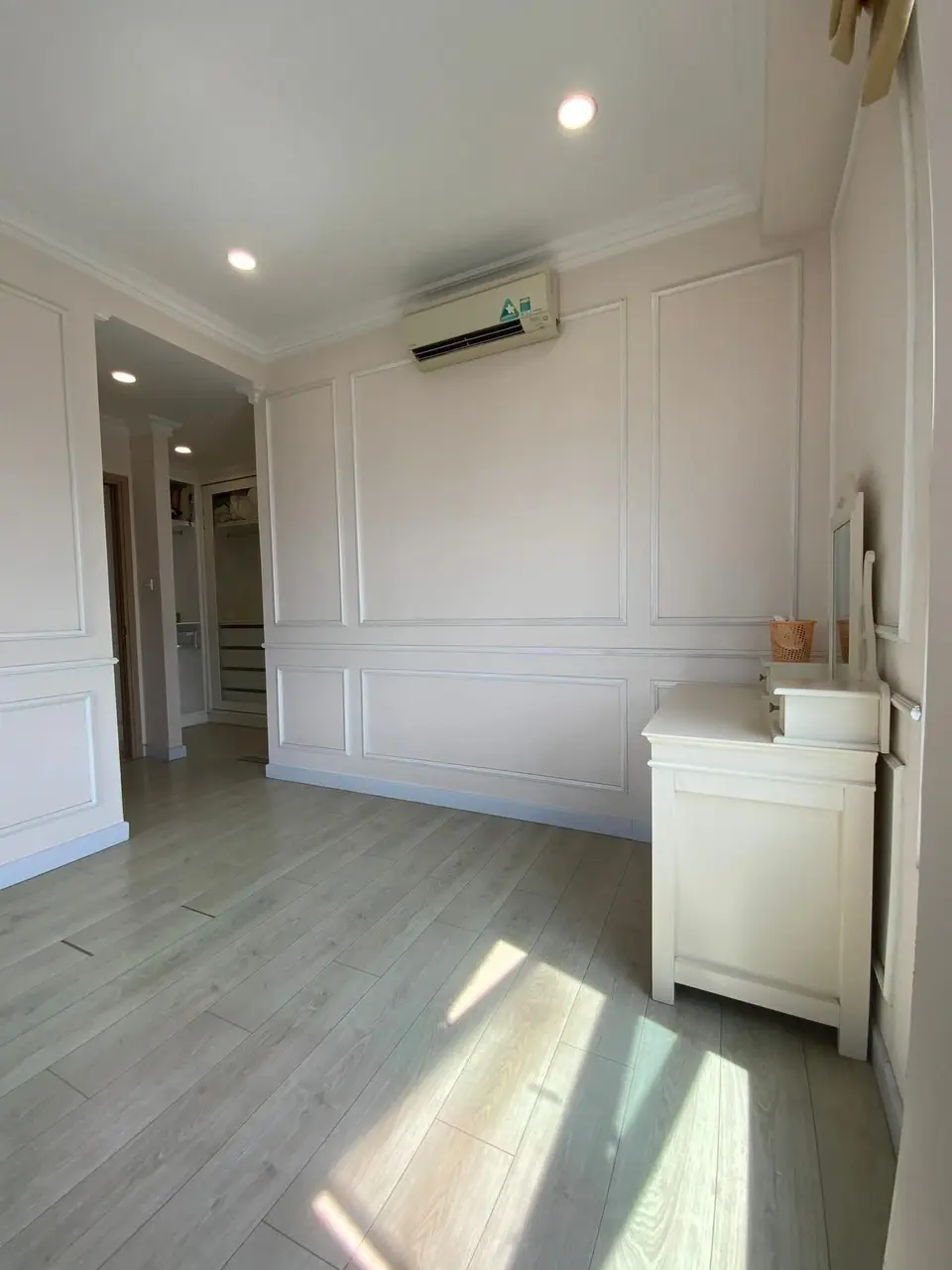 Cho Thuê Căn Hộ The Sun Avenue Giá 22 Triệu - Diện tích lớn 109m2 Full Nội Thất Đẹp