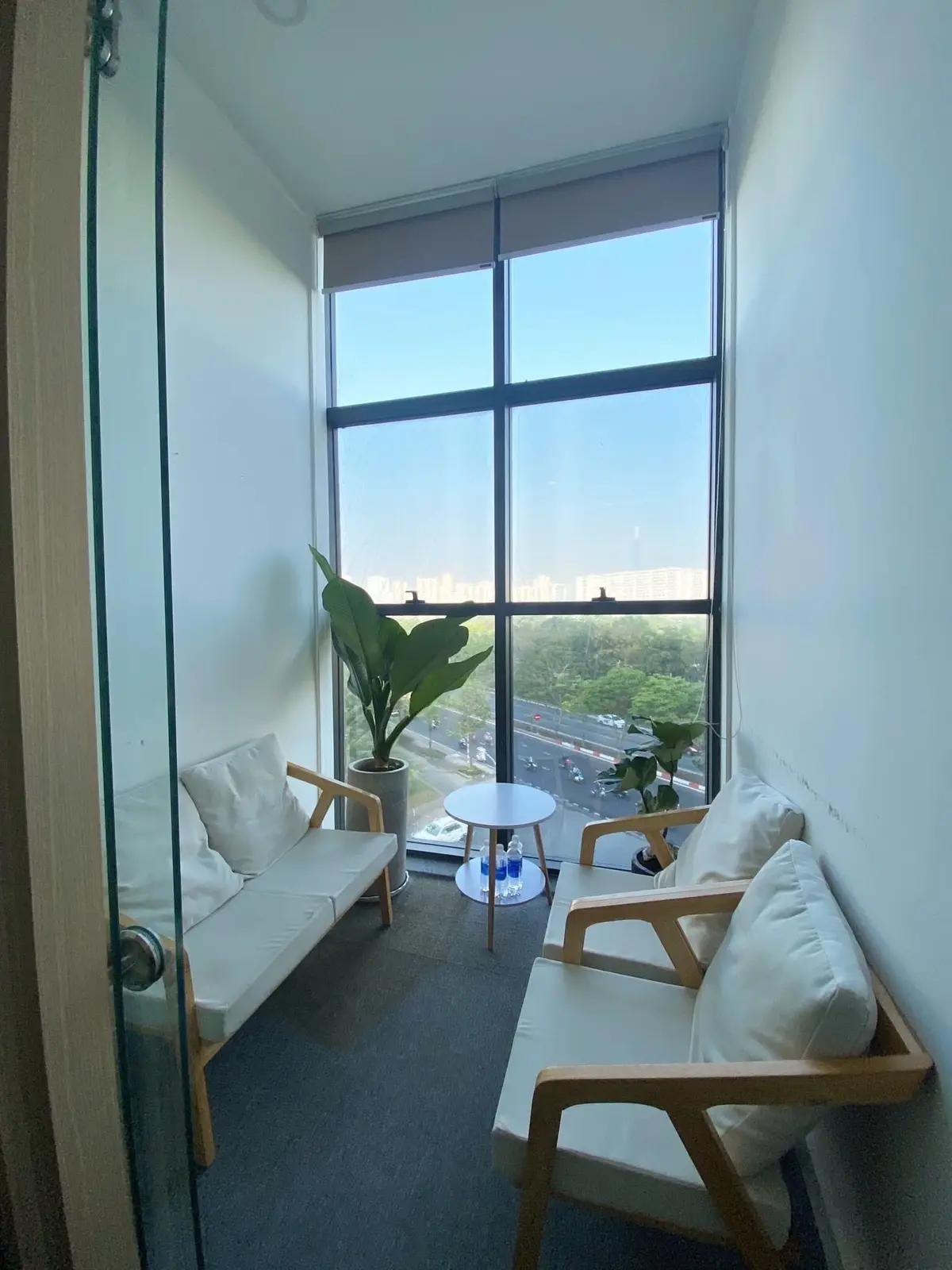 Văn Phòng Cho Thuê The Sun Avenue 14 Triệu Diện Tích Rộng 55m2