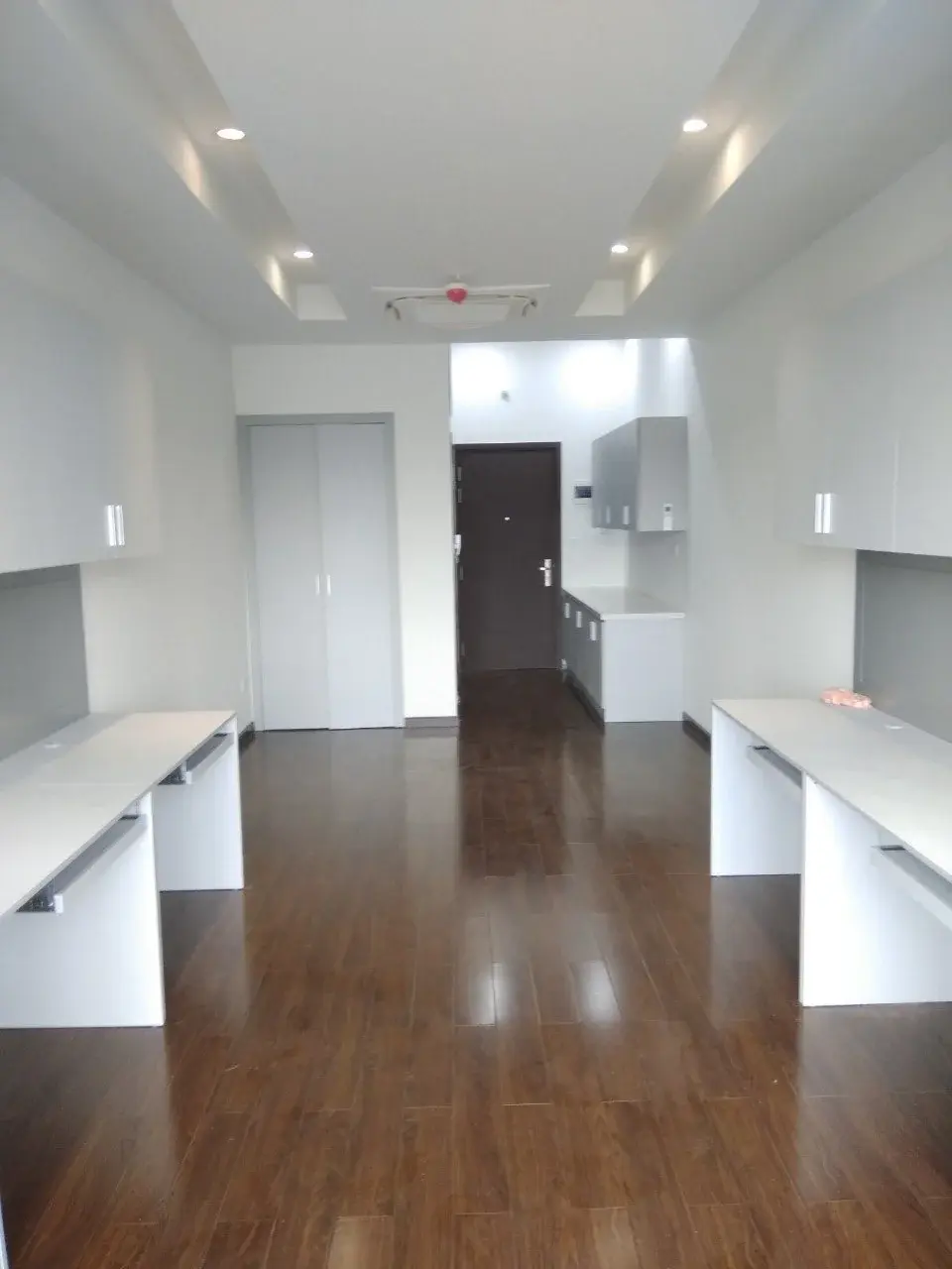 Cho Thuê Văn Phòng The Sun Avenue Nội Thất Đầy Đủ Giá 9,5tr/tháng