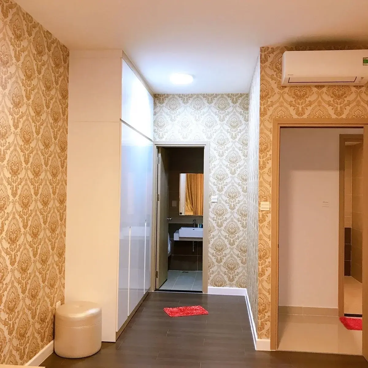 Cho Thuê Căn Hộ 2 Phòng Ngủ Ngay Tháp Trung Tâm Với Đầy Đủ Nội Thất Giá 17tr Bao Phí