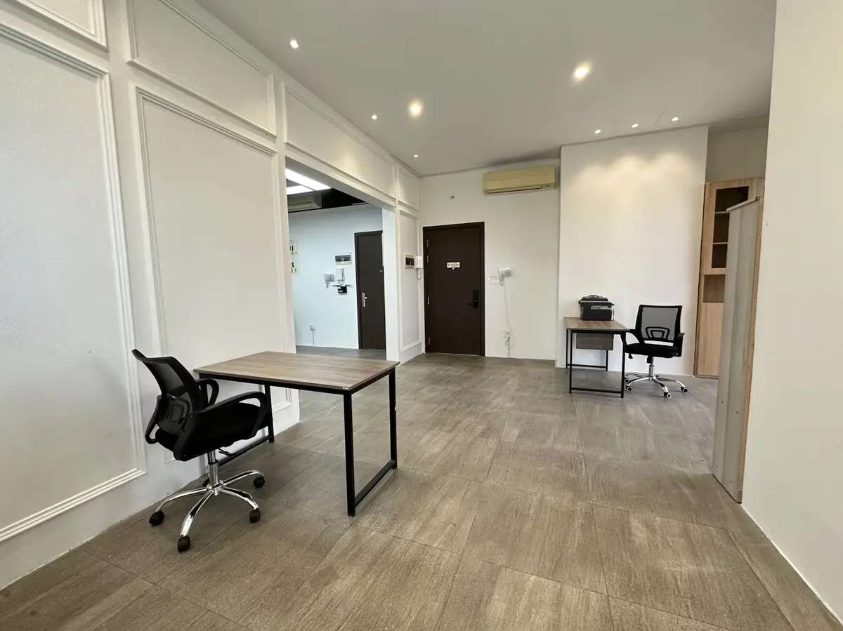 Cần Bán Căn Văn Phòng The Sun Avenue Diện tích lớn 100m2 Có Sẵn Nội Thất