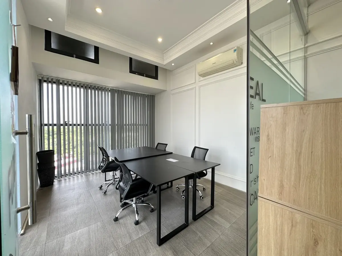 Cần Bán Căn Văn Phòng The Sun Avenue Diện tích lớn 100m2 Có Sẵn Nội Thất