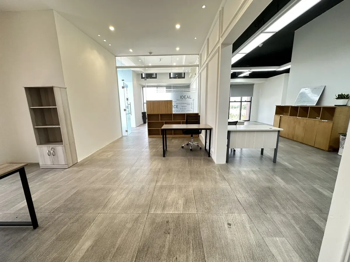 Cần Bán Căn Văn Phòng The Sun Avenue Diện tích lớn 100m2 Có Sẵn Nội Thất