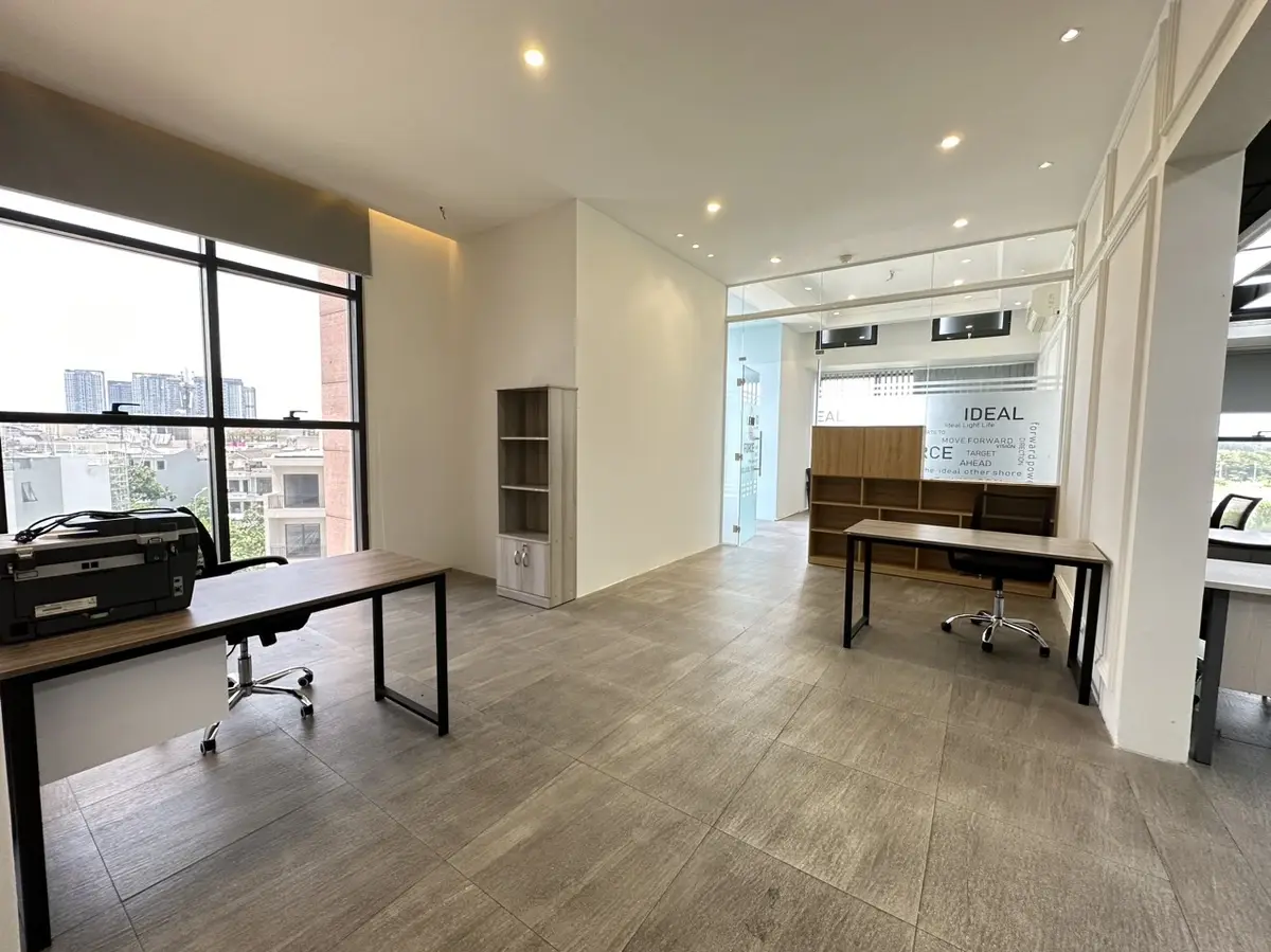 Cần Bán Căn Văn Phòng The Sun Avenue Diện tích lớn 100m2 Có Sẵn Nội Thất