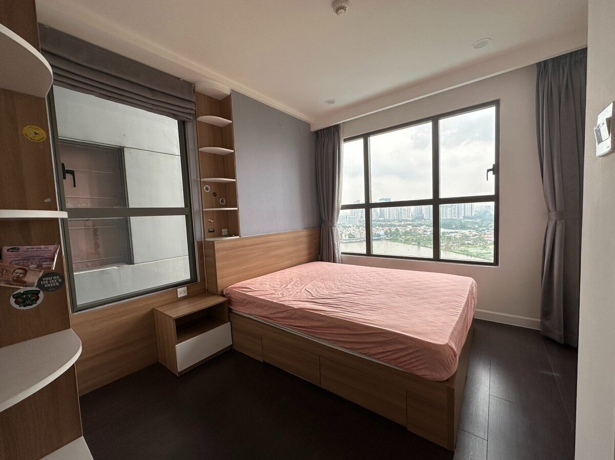 Cho Thuê Căn 3 Phòng Ngủ The Sun Avenue View Không Chắn