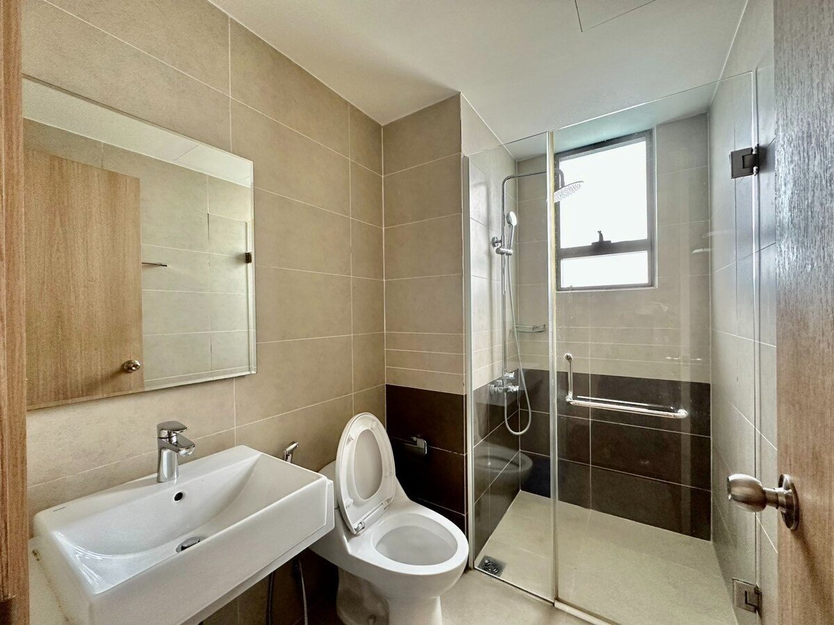 Cho Thuê Căn 3 Phòng Ngủ The Sun Avenue View Không Chắn