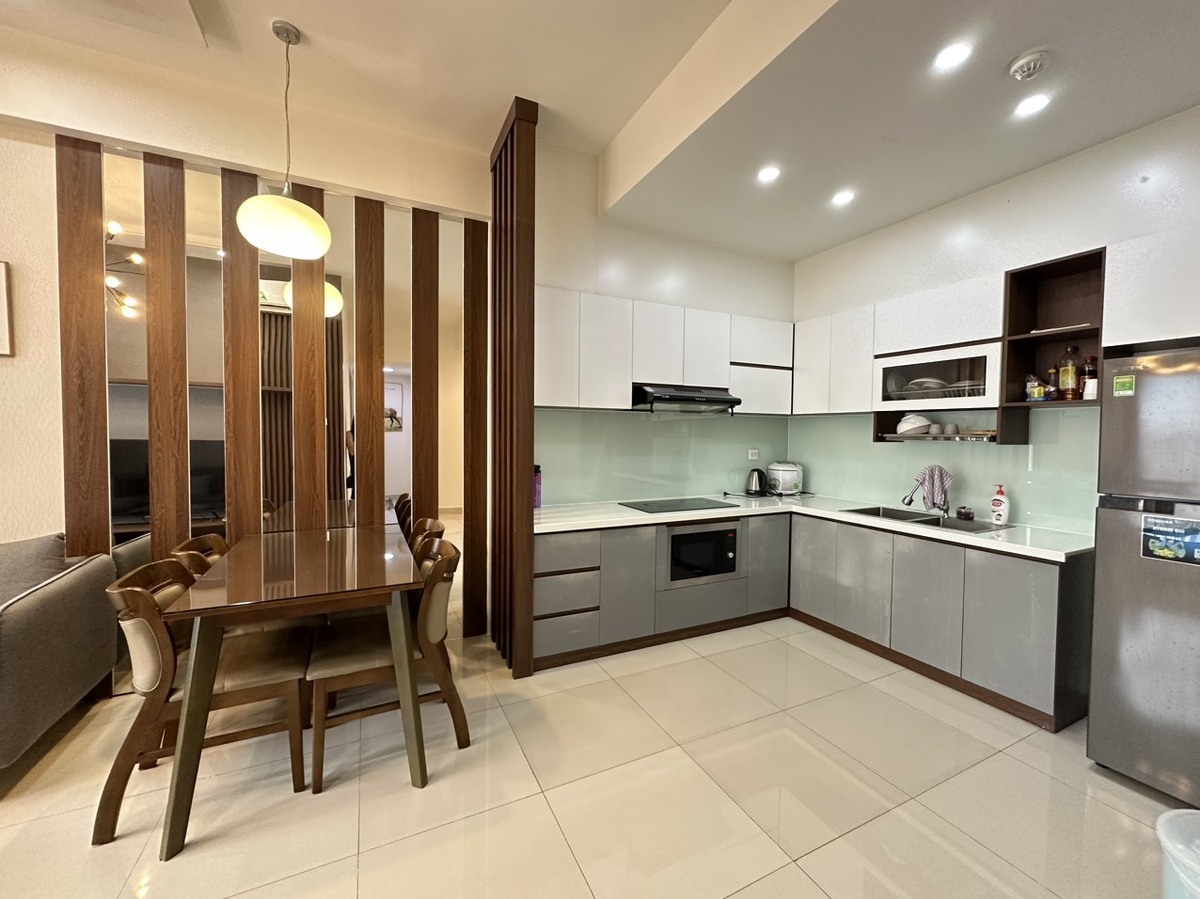 Cho Thuê The Sun Căn 2 Phòng Ngủ 16 Triệu Tầng Cao View Landmark 81