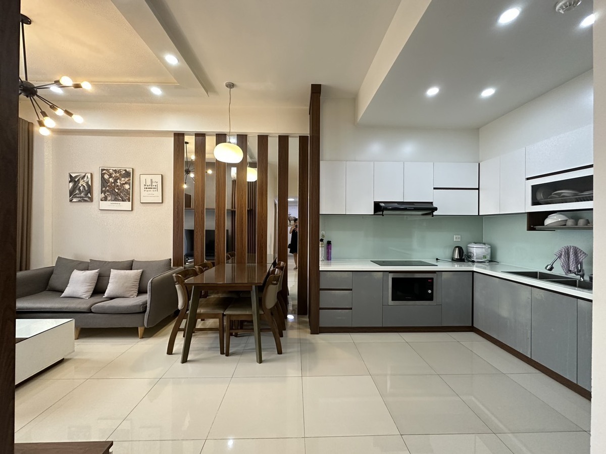 Cho Thuê The Sun Căn 2 Phòng Ngủ 16 Triệu Tầng Cao View Landmark 81