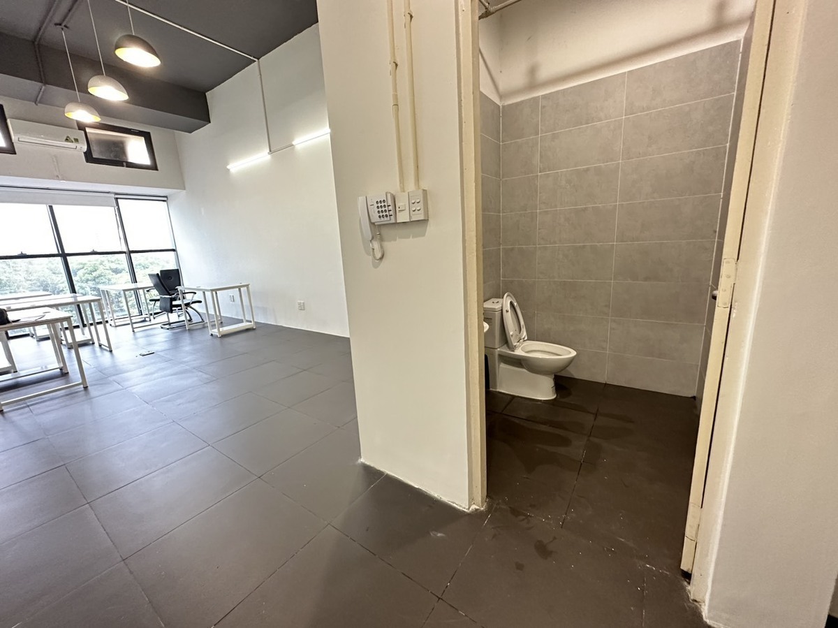 Cho Thuê Văn Phòng The Sun Avenue Giá Tốt 9 Triệu 38m2 - Có Bàn Ghế Sẵn