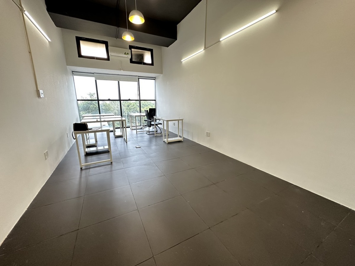 Cho Thuê Văn Phòng The Sun Avenue Giá Tốt 9 Triệu 38m2 - Có Bàn Ghế Sẵn