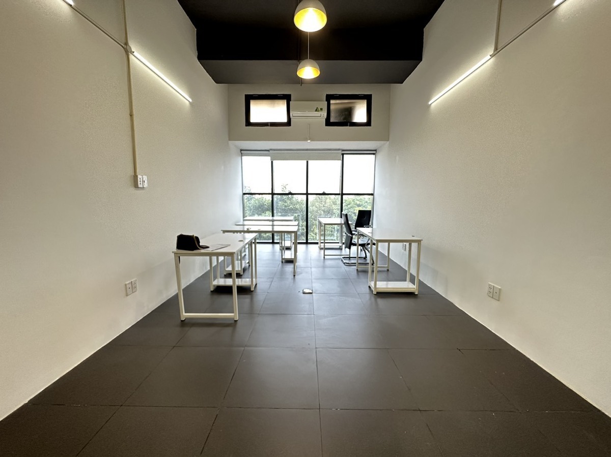 Cho Thuê Văn Phòng The Sun Avenue Giá Tốt 9 Triệu 38m2 - Có Bàn Ghế Sẵn