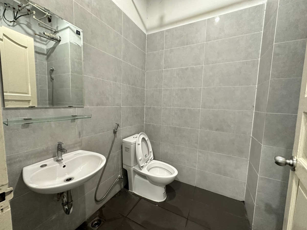 Cho Thuê Văn Phòng The Sun Avenue Giá Tốt 9 Triệu 38m2 - Có Bàn Ghế Sẵn