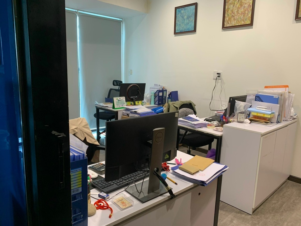 Văn Phòng Quận 2 Cho Thuê 75m2 Tại Dự Án The Sun Avenue Giá 23 tr/tháng Sẵn Bàn Ghế làm Việc Có Phòng Họp