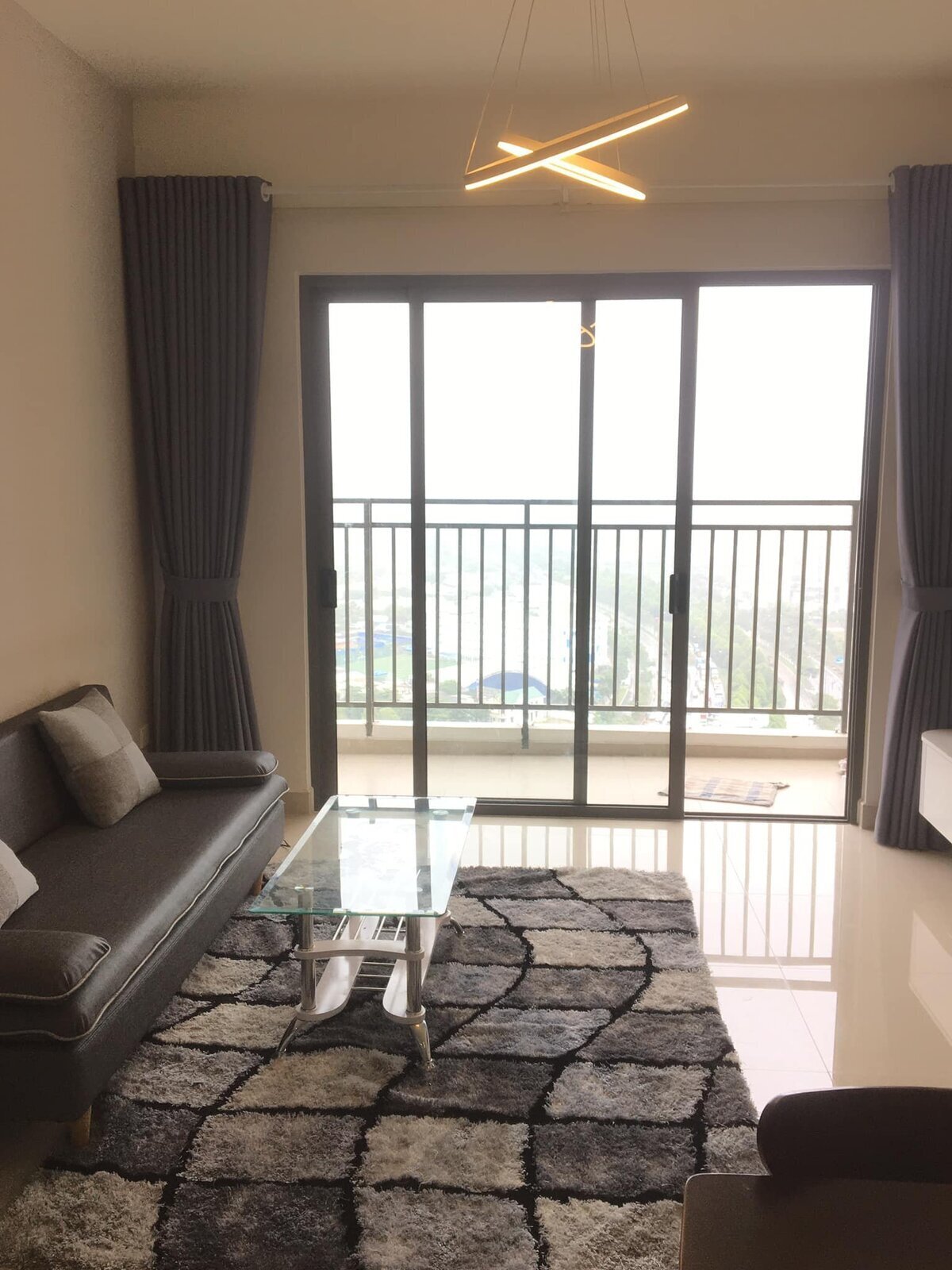 Cho Thuê căn hộ 3 Phòng ngủ -2 WC The Sun Avenue Giá 20 Triệu Diện Tích 90m2