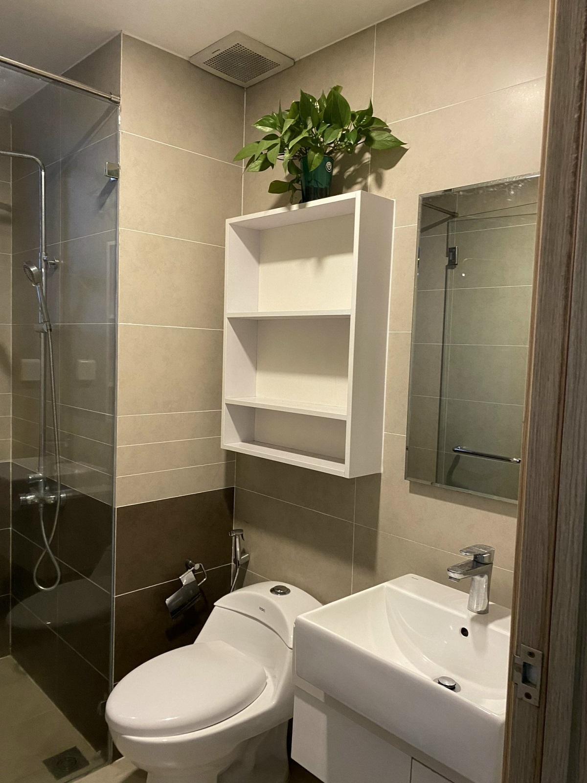 The Sun Avenue Cho Thuê Căn Hộ 96m2 View Sông Thoáng Mát Đầy Đủ Nội Thất Giá Chỉ 19tr