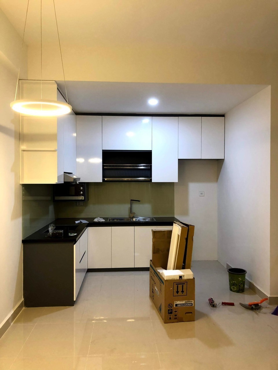 Cho Thuê Căn Hộ The Sun Avenue Full Nội Thất 2 Phòng Ngủ- 75m2 View Sông Sài Gòn