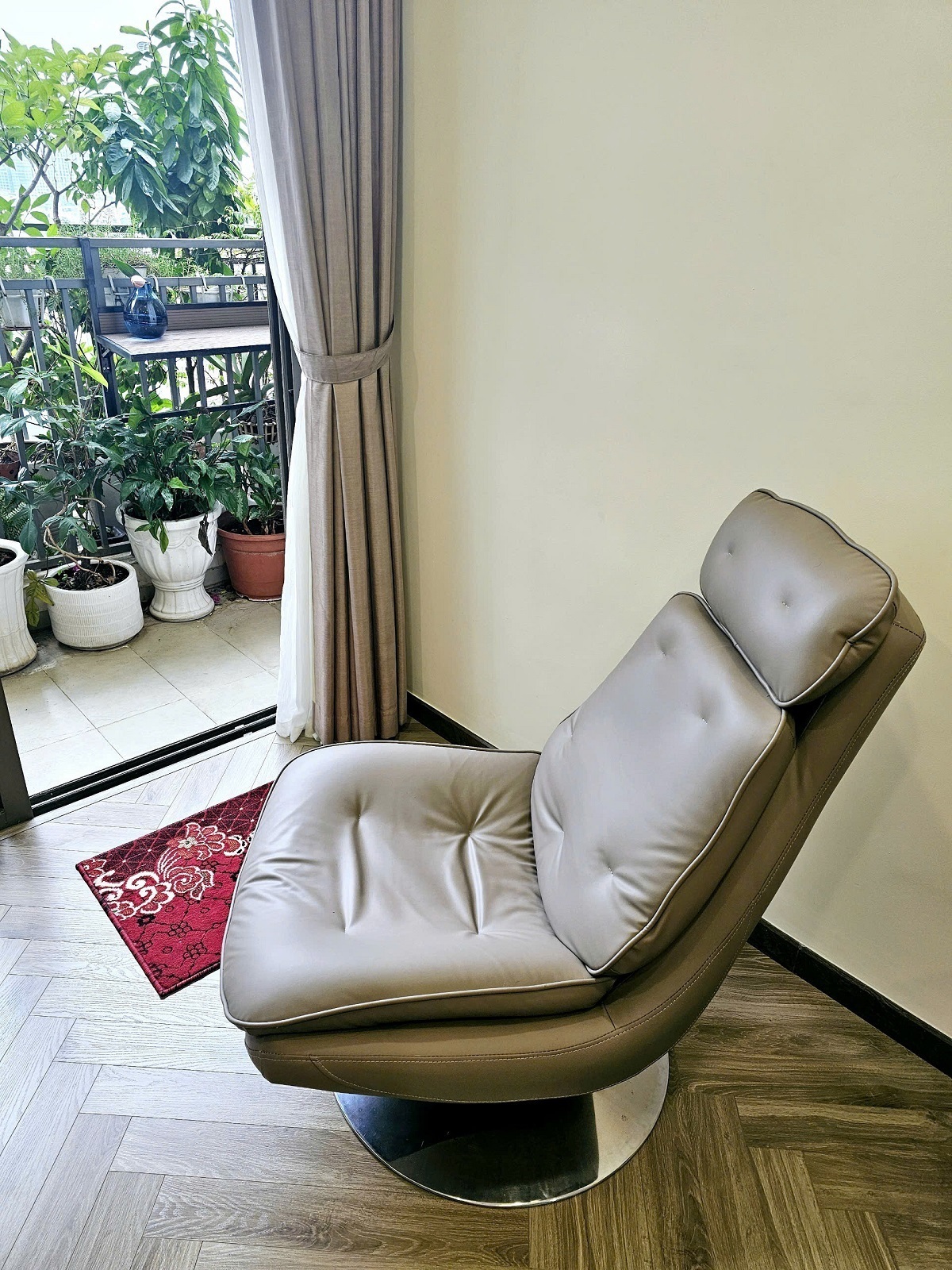 Bán Căn Hộ The Sun Avenue Ngay Tầng Hồ Bơi, Ban Công Thiết Kế Được Khu Vườn Nhỏ Xinh