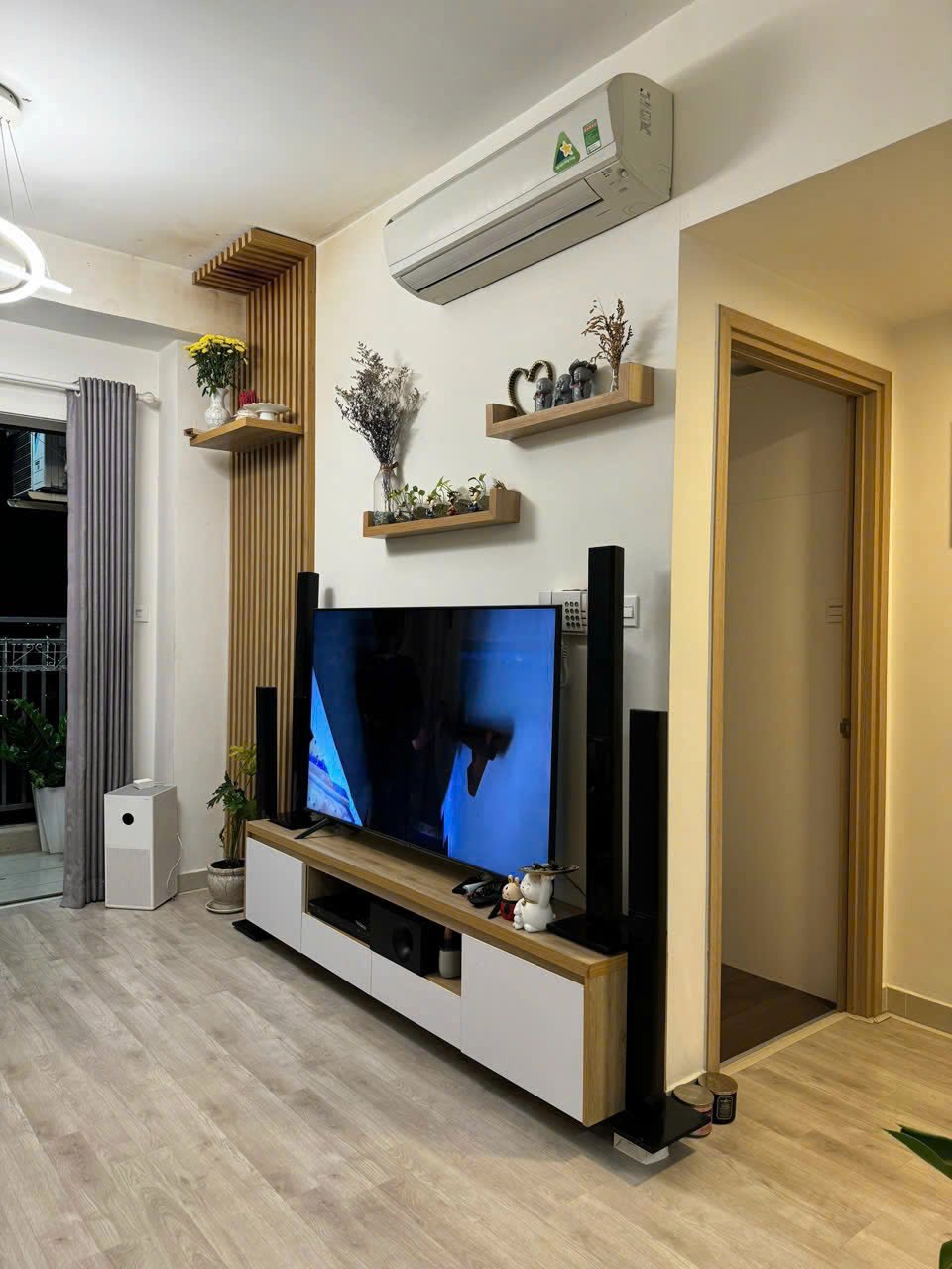 1 Phòng Ngủ Nội Thất Đẹp Cần Cho Thuê - The Sun Avenue - 56m2