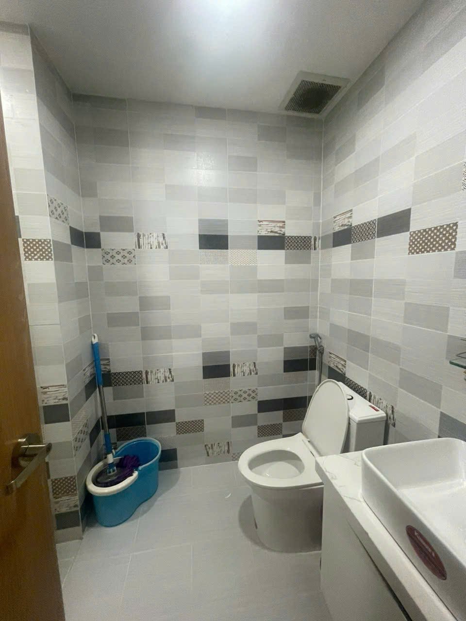 Bán Căn Officetel 43m2 - The Sun Avenue Q2, Giá 3,7Tỷ, Bao Hết