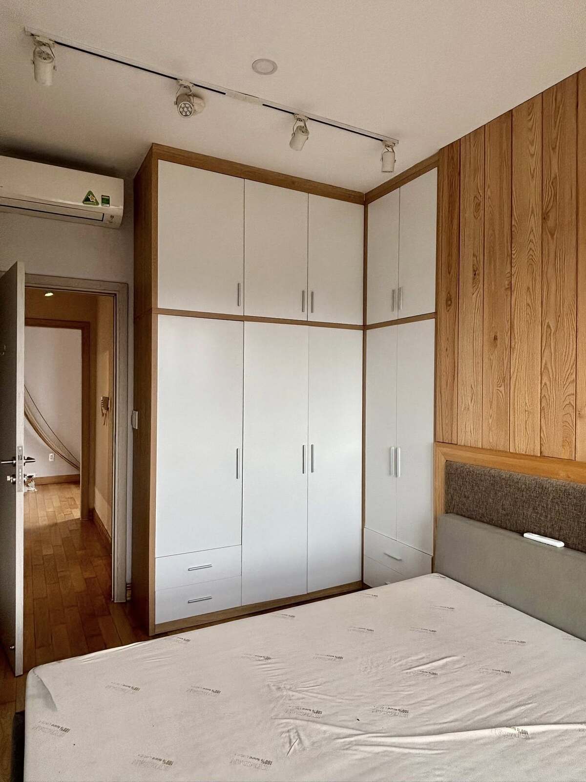 Cho Thuê Căn Hộ Studio 1 Phòng Ngủ Full Nội Thất The Sun Avenue