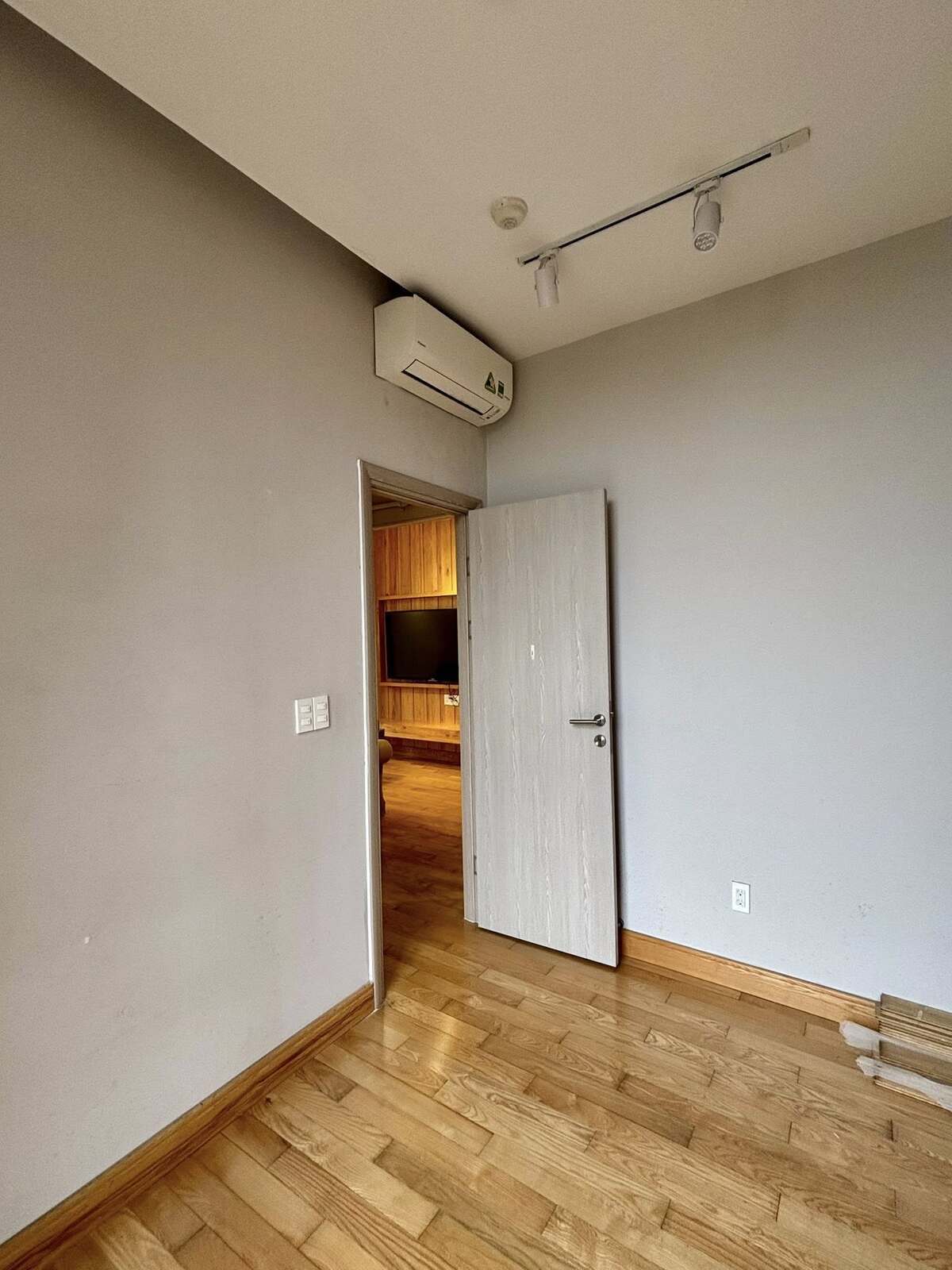 Cho Thuê Căn Hộ Studio 1 Phòng Ngủ Full Nội Thất The Sun Avenue