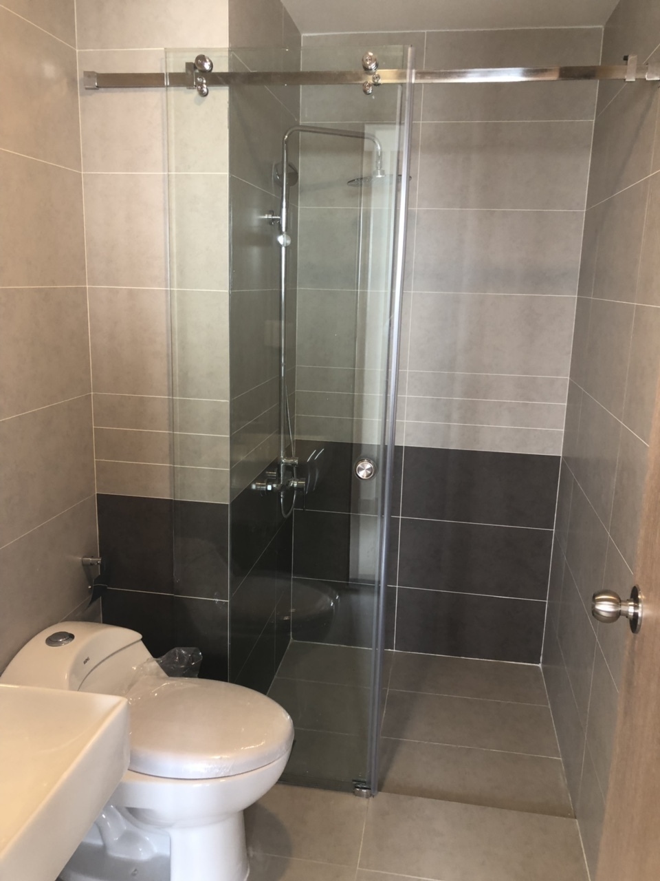 Cho Thuê Căn Hộ The Sun Avenue Full Nội Thất 2 Phòng Ngủ- 75m2 View Sông Sài Gòn