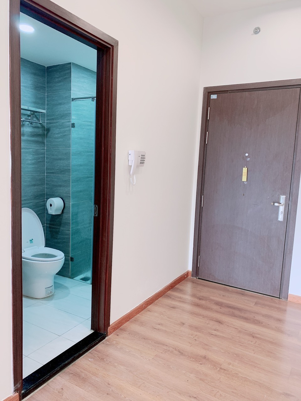 Bán Căn Officetel 32m2 The Sun Avenue Giá 2,5 Tỷ, Bao Hết