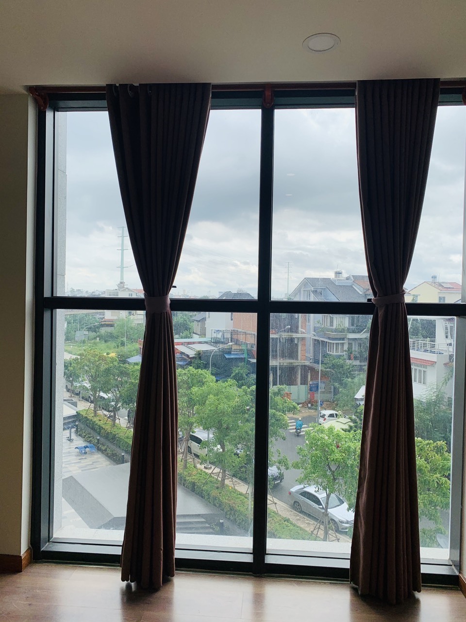 Bán Căn Officetel 32m2 The Sun Avenue Giá 2,5 Tỷ, Bao Hết