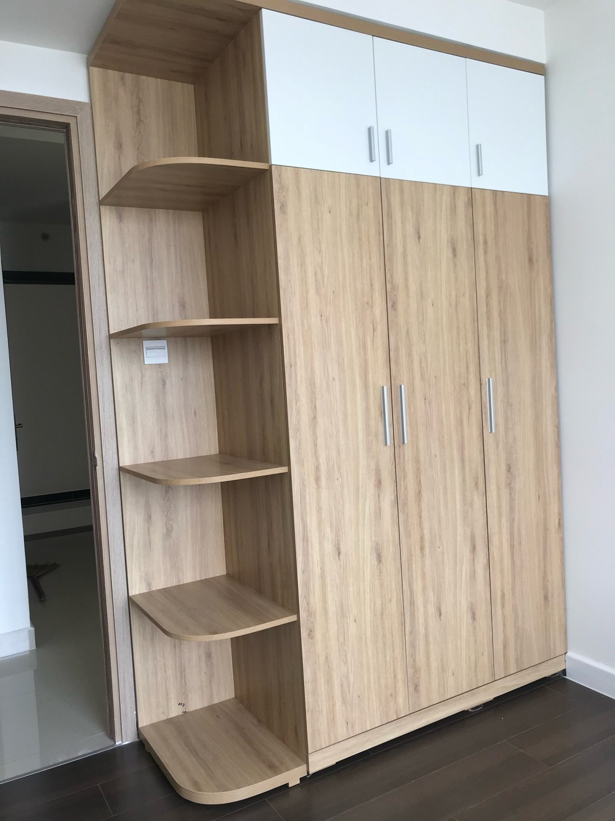 Cho Thuê Căn Hộ 2 Phòng Ngủ The Sun Avenue, Nội Thất Đầy Đủ - 75m2