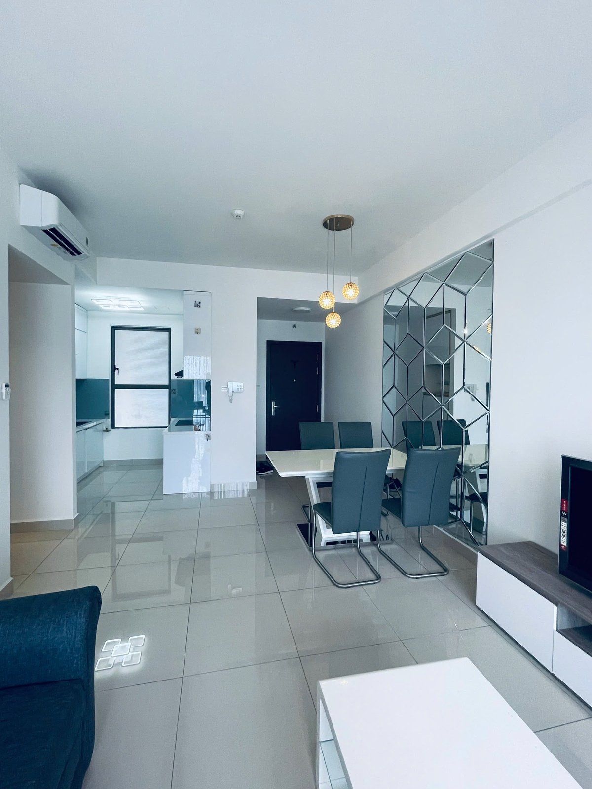 Cho Thuê Căn Hộ 3 Phòng Ngủ - 2WC Full Nội Thất Đẹp