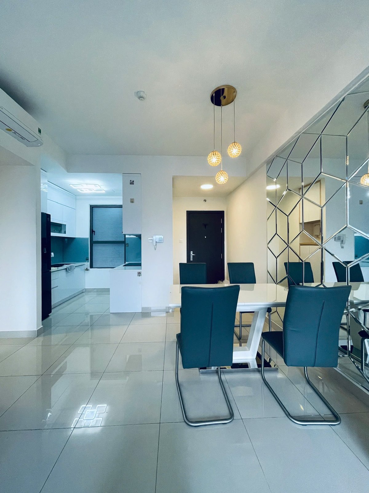 Cho Thuê Căn Hộ 3 Phòng Ngủ - 2WC Full Nội Thất Đẹp