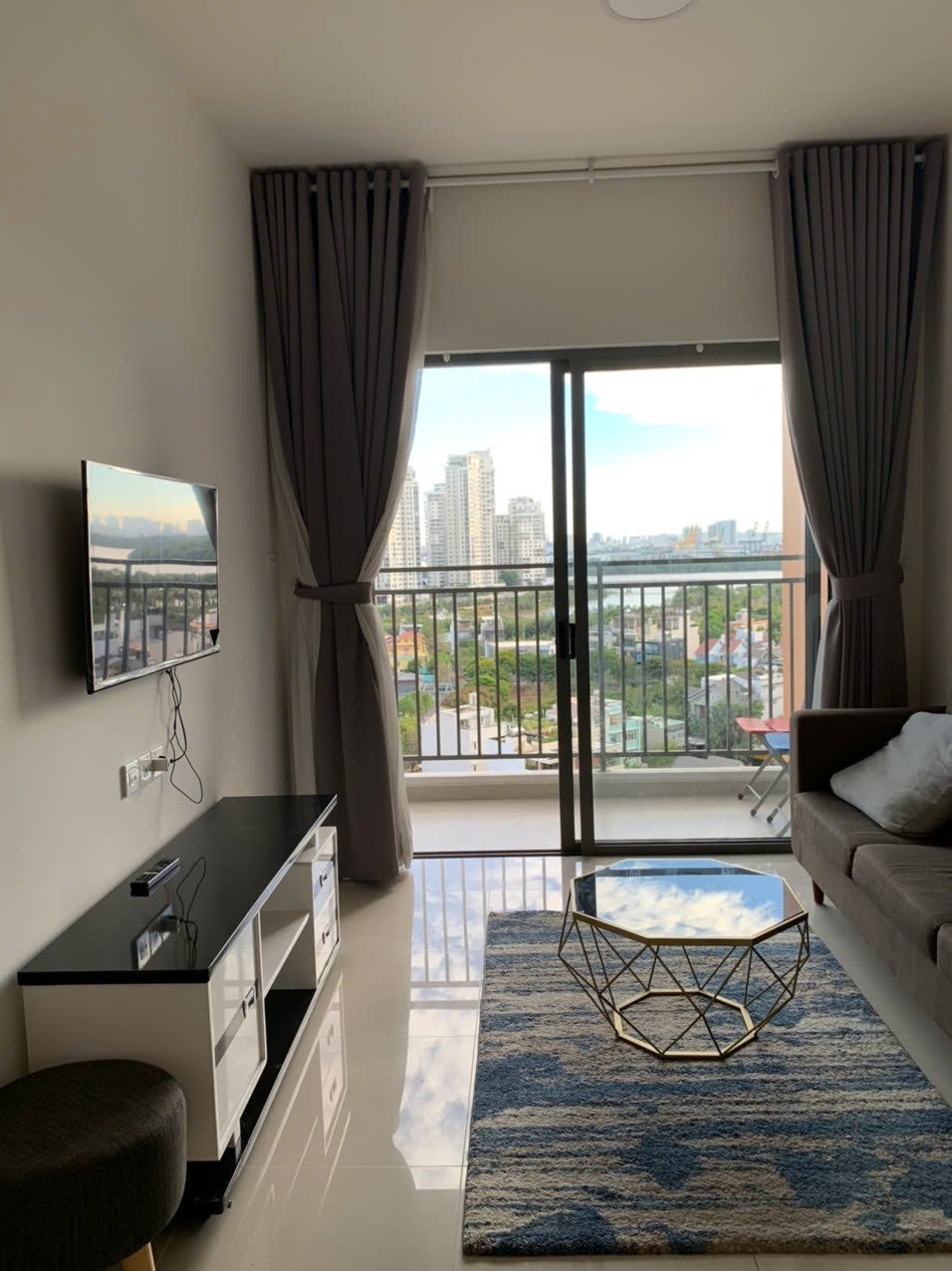 The Sun Avenue Cho Thuê Căn 2 Phòng Ngủ Giá 17 Triệu, Bao Phí Quản lý, 75m2