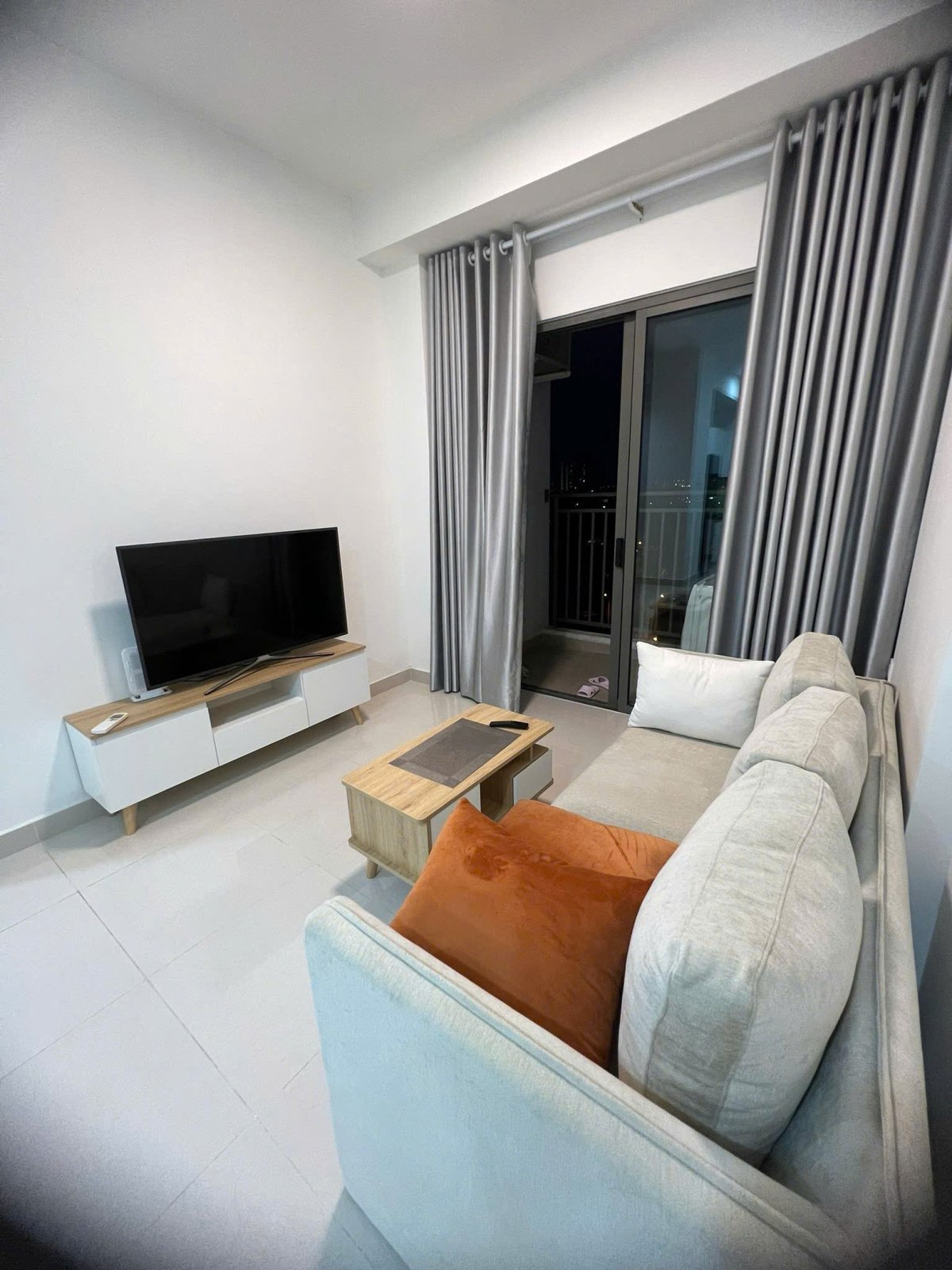 1 Phòng Ngủ +1 Đủ Nội Thất Cho Thuê The Sun Avenue