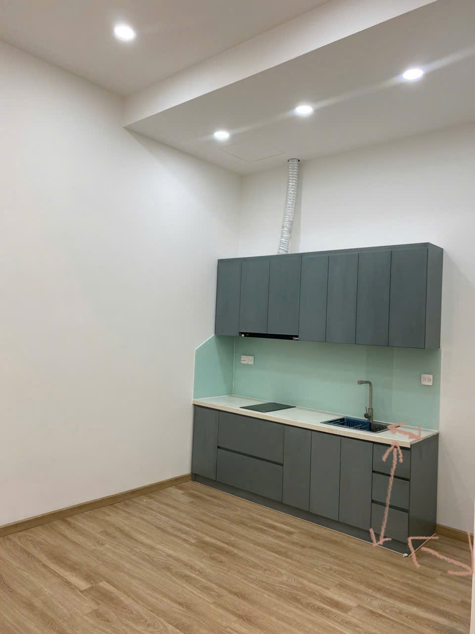 Văn Phòng 48m2 Cần Cho Thuê The Sun Avenue