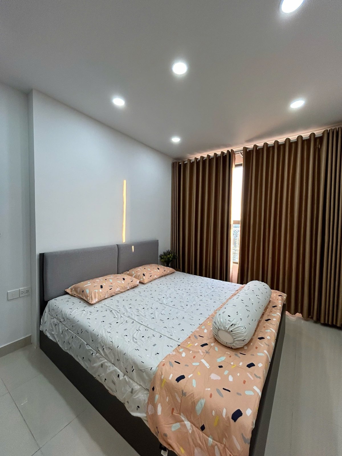 Căn Hộ 1 Phòng Ngủ 51m2 Cho Thuê The Sun Avenue Giá 15 Triệu/ Tháng