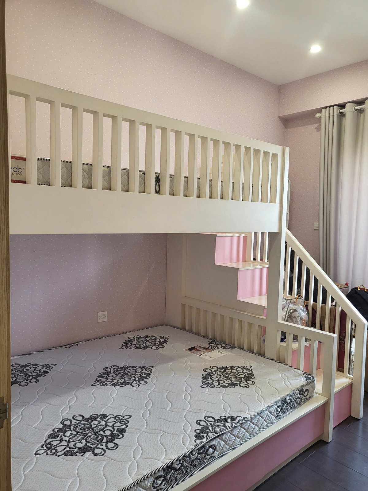 Căn Góc 3 Phòng Ngủ Cho Thuê The Sun Avenue Giá 21Tr