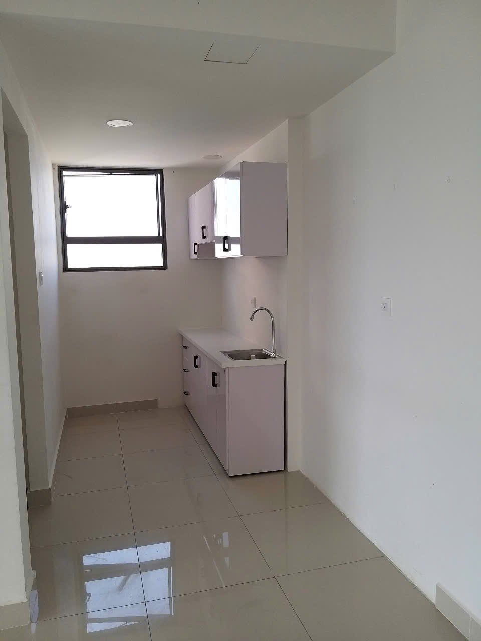 Văn Phòng 100m2 Cần Cho Thuê The Sun Avenue Giá 25 Triệu